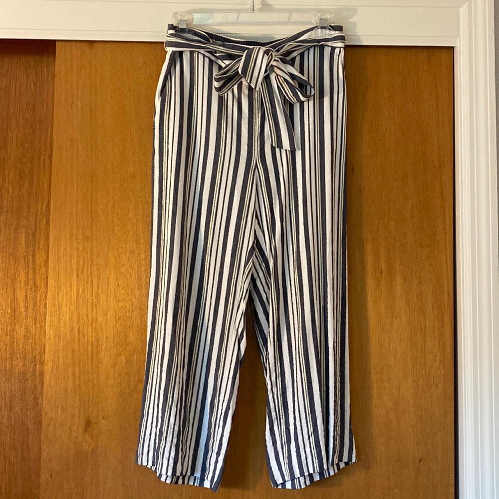 LOFT pull-on wide leg crop pant